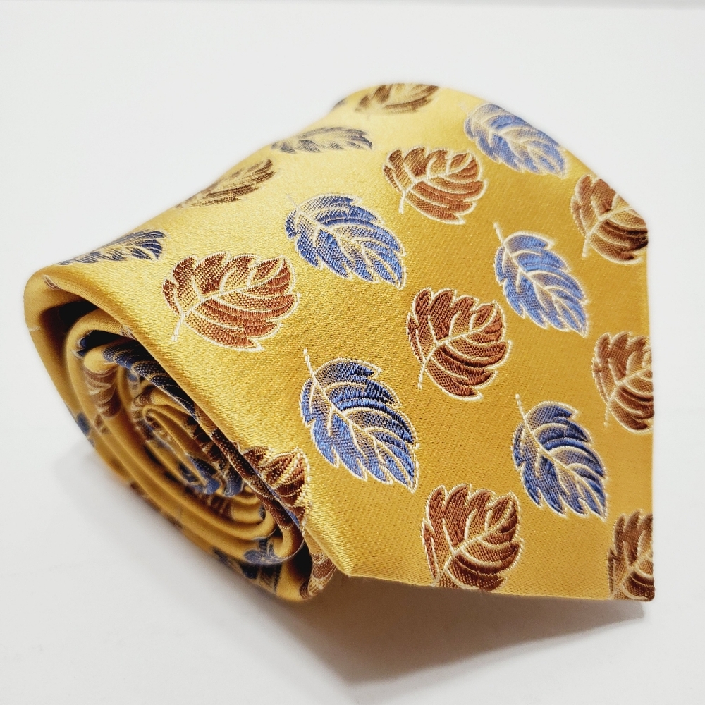 DeSantis Gold Geometric Pattern Men's Italian Silk Necktie Jacquard Fabric